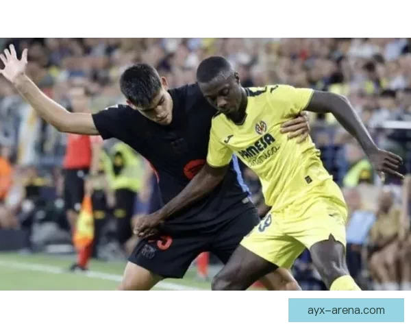 朱利亚诺赫拉德马丁先触球却动作凶狠引发争议